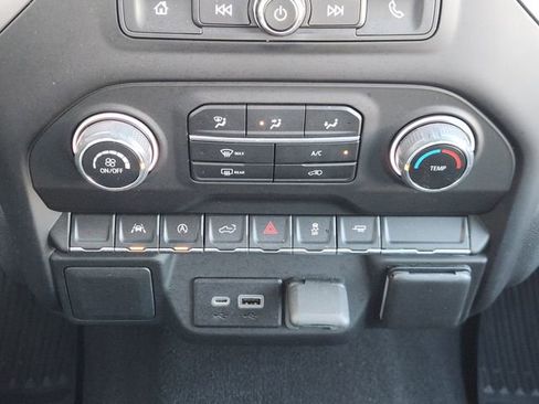 Used 2023 Chevrolet Silverado 1500 Custom image 16