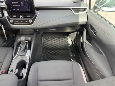 Used 2025 Toyota Corolla LE image 15