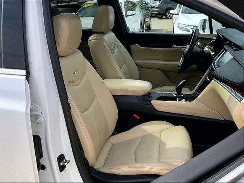 Used 2019 Cadillac XT5 Luxury AWD/4WD image 11