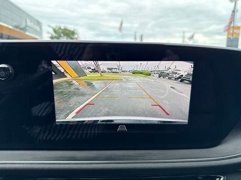 Used 2025 Buick Envista Sport Touring w/ Experience Buick Package FWD image 18