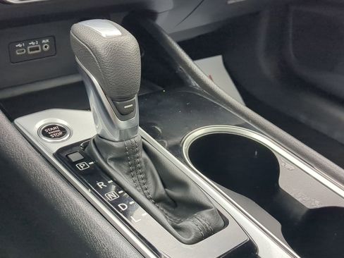 Used 2024 Nissan Altima 2.5 SV image 25