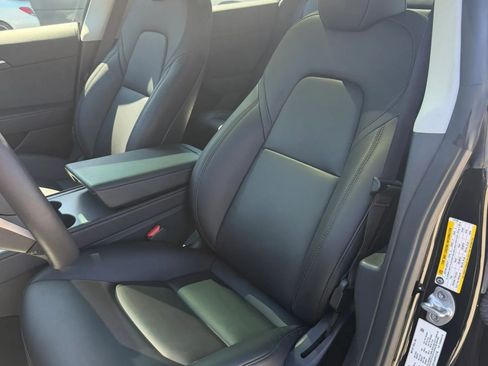 Used 2023 Tesla Model 3 Standard Range RWD image 7