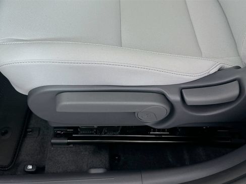 New 2026 Hyundai Kona SE FWD image 19