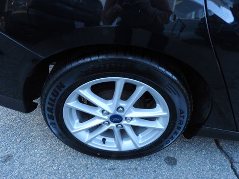 Used 2017 Ford Focus SE image 17