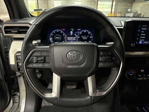 Used 2024 Toyota Tacoma TRD Off-Road image 18