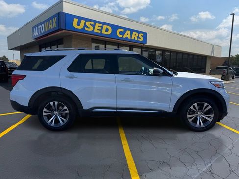 Used 2020 Ford Explorer Platinum w/ Premium Technology Package AWD/4WD image 2