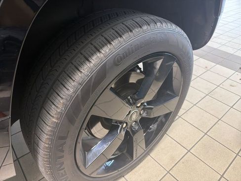 Used 2021 Land Rover Defender 110 X-Dynamic HSE AWD/4WD image 5