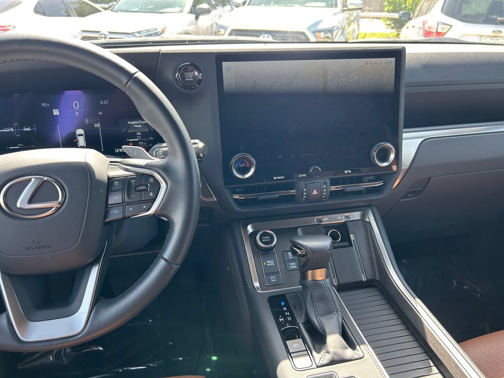 Used 2025 Lexus GX 550 AWD/4WD image 22