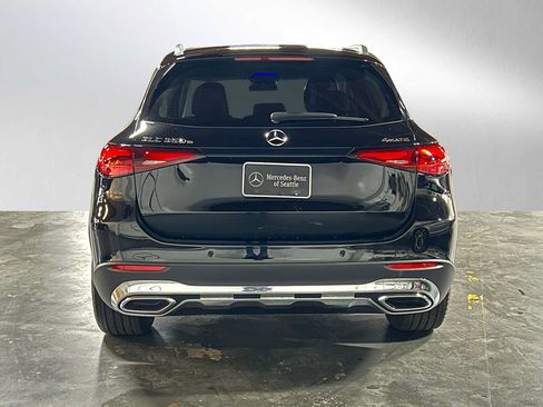 Used 2025 Mercedes-Benz GLC 350e 4MATIC image 4