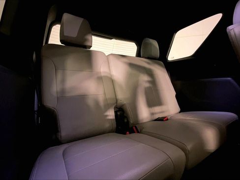 Used 2023 Chevrolet Traverse LT AWD/4WD image 24