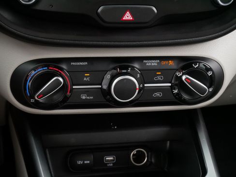 Used 2020 Kia Soul S FWD image 23