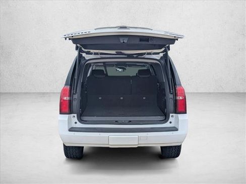 Used 2020 Chevrolet Suburban LT w/ RST Edition RWD image 6