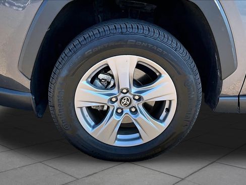 Certified 2022 Toyota RAV4 XLE w/ Convenience Package AWD/4WD image 10