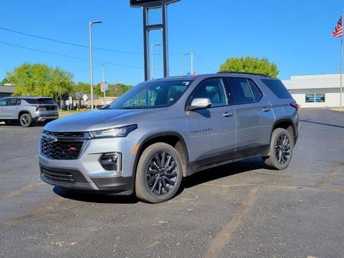 Used 2023 Chevrolet Traverse RS AWD/4WD image 4