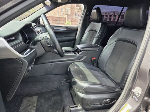 Used 2021 Jeep Grand Cherokee L Laredo RWD image 9