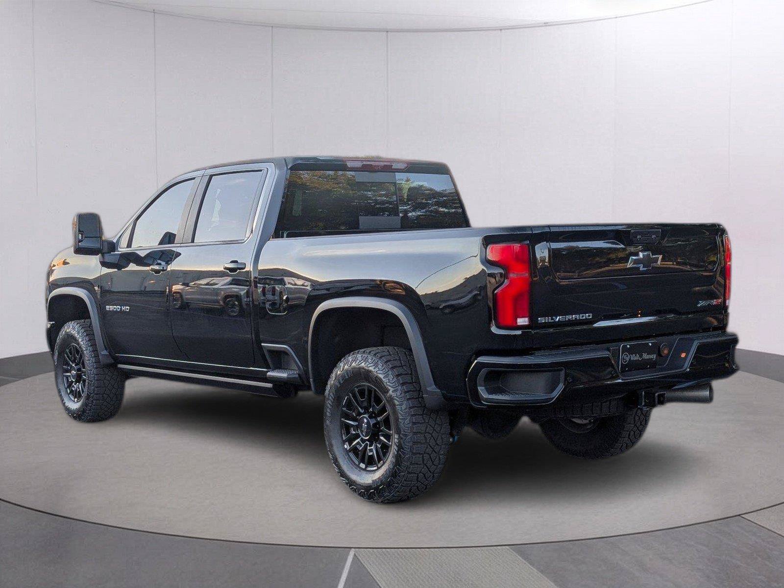 Used 2026 Chevrolet Silverado 2500 ZR2 AWD/4WD image 3