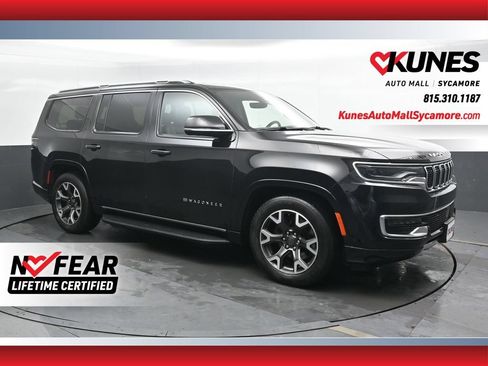 Used 2024 Jeep Wagoneer Series III AWD/4WD image 1