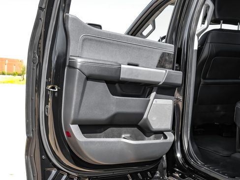 Used 2023 Ford F350 Lariat image 48