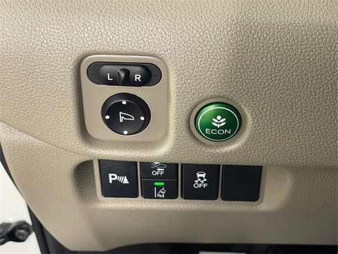 Used 2019 Honda Pilot Touring image 16