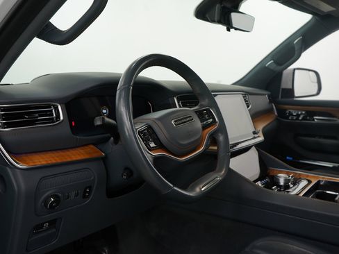 Used 2022 Jeep Grand Wagoneer Series II w/ Premium Group II image 22