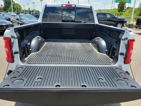 Used 2025 RAM 1500 Laramie AWD/4WD image 8