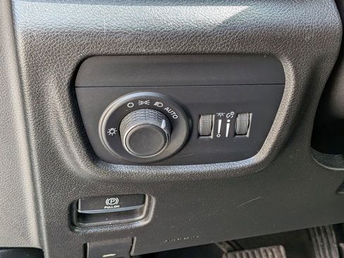 Certified 2023 Jeep Grand Cherokee Altitude image 14