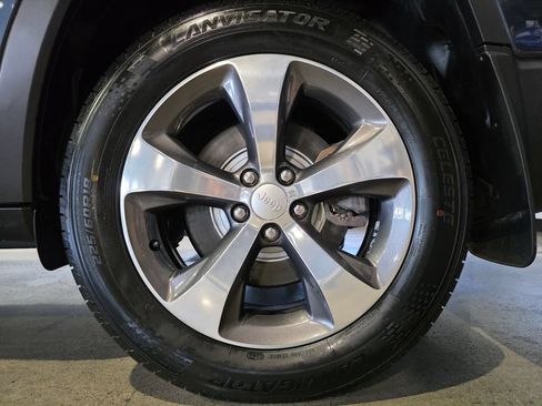 Used 2020 Jeep Cherokee Limited AWD/4WD image 27