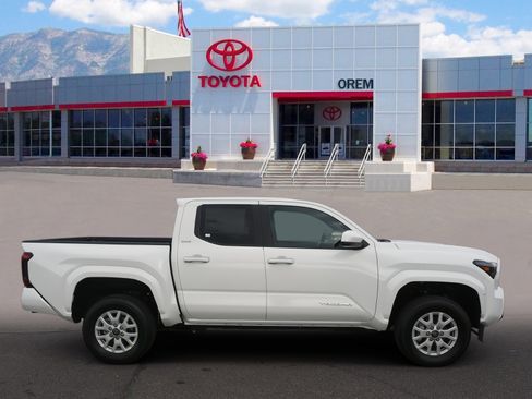 New 2026 Toyota Tacoma SR5 w/ SR5 Upgrade Package image 5