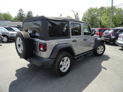 Used 2019 Jeep Wrangler Unlimited Sport S AWD/4WD image 5