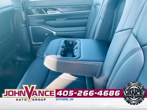 Used 2024 Jeep Wagoneer 4WD image 16