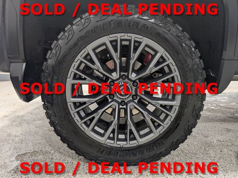 Used 2024 GMC Sierra 1500 AT4 w/ AT4 Premium Package image 12