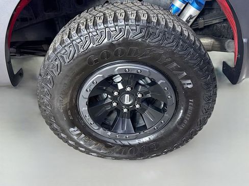 Certified 2018 Ford F150 Raptor w/ Equipment Group 802A Luxury image 33