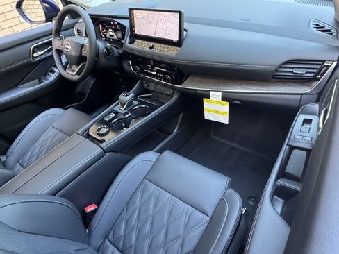 New 2026 Nissan Rogue Platinum w/ Platinum Premium Package AWD/4WD image 17