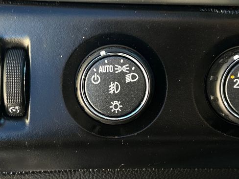 Used 2018 Chevrolet Tahoe LT w/ Luxury Package image 23