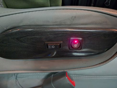 Used 2014 GMC Savana 1500 image 34