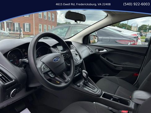 Used 2018 Ford Focus SE FWD image 9