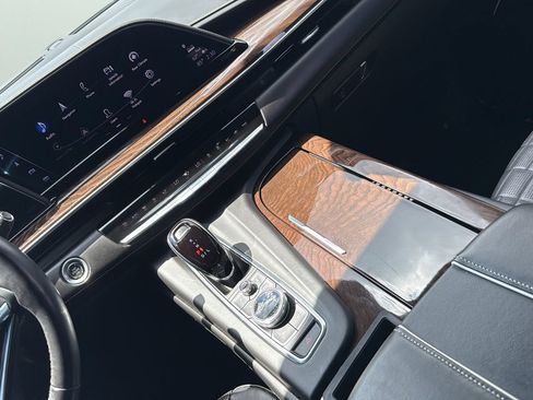 Used 2022 Cadillac Escalade Sport Platinum w/ Heavy-Duty Trailer Package AWD/4WD image 20