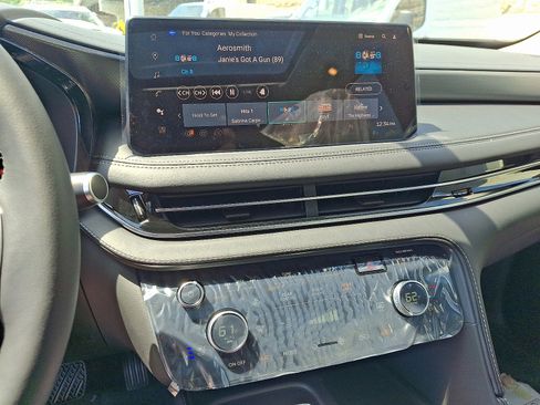 New 2026 INFINITI QX60 Luxe w/ Cargo Package AWD/4WD image 8