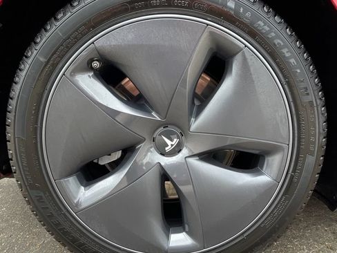 Used 2018 Tesla Model 3 Long Range AWD/4WD image 17