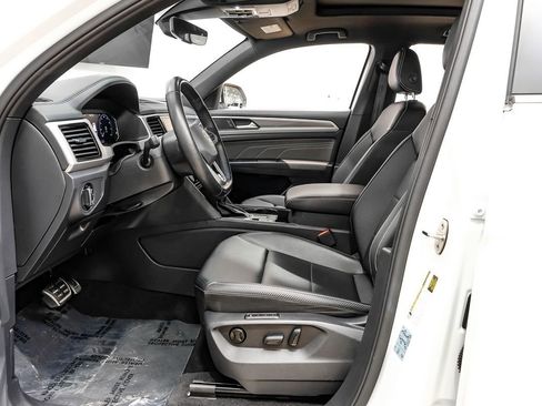 Used 2021 Volkswagen Atlas Cross Sport SEL R-Line w/ Cross Sport MDO Package image 4