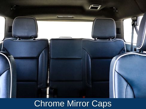 Used 2023 Chevrolet Suburban Premier image 19