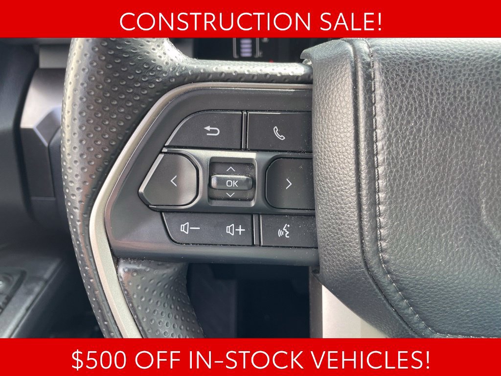 Used 2025 Toyota 4Runner SR5 AWD/4WD image 25