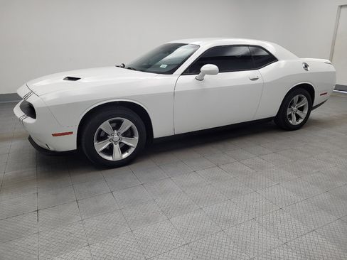 Used 2020 Dodge Challenger SXT RWD image 2