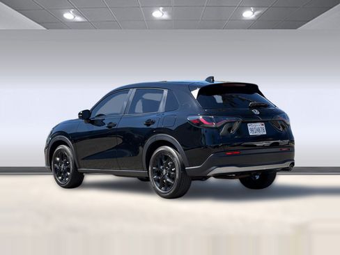 Certified 2025 Honda HR-V Sport image 3