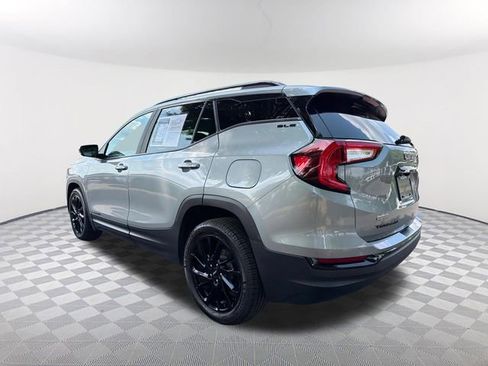 Used 2024 GMC Terrain SLE w/ Driver Convenience Package FWD image 7
