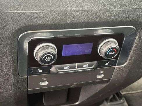 Used 2022 Chevrolet Tahoe Z71 w/ Luxury Package image 22