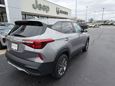 Used 2022 Kia Seltos LX image 8