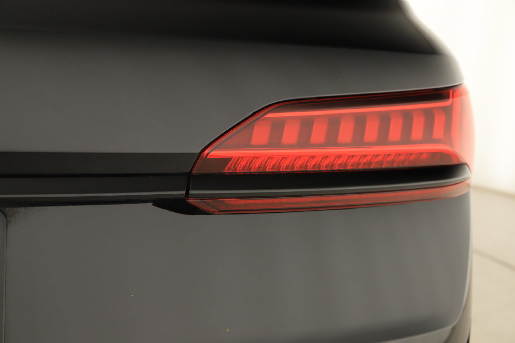 Certified 2023 Audi SQ7 Prestige AWD/4WD image 30