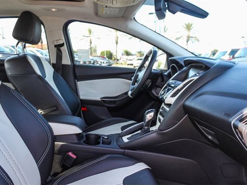 Used 2012 Ford Focus Titanium image 21
