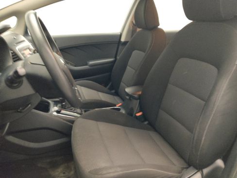 Used 2017 Kia Forte LX FWD image 17